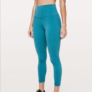 Lululemon Align Pant 25" size 10 color blue “Capri”